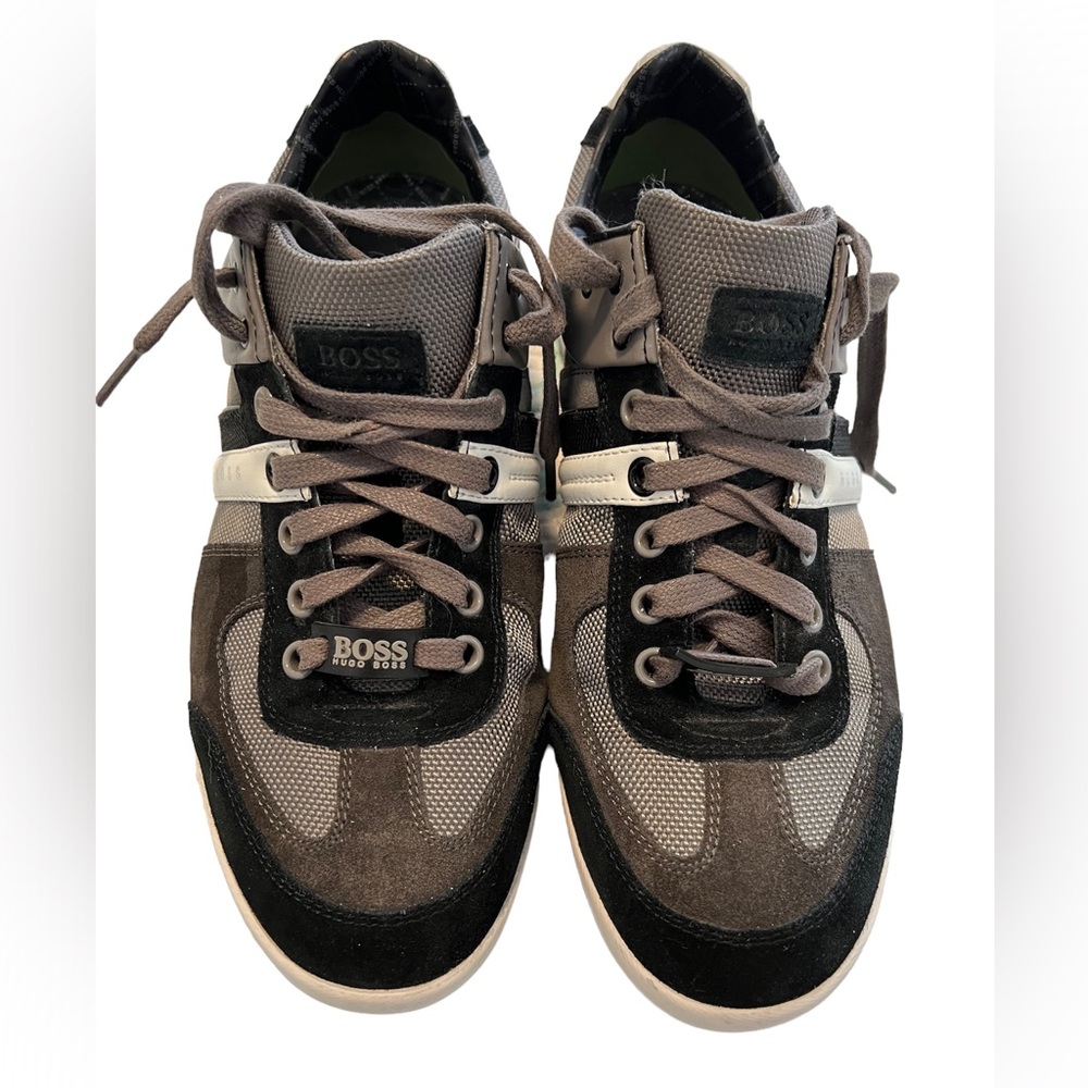 Mens Hugo Boss sneakers size 42 in excellent condition